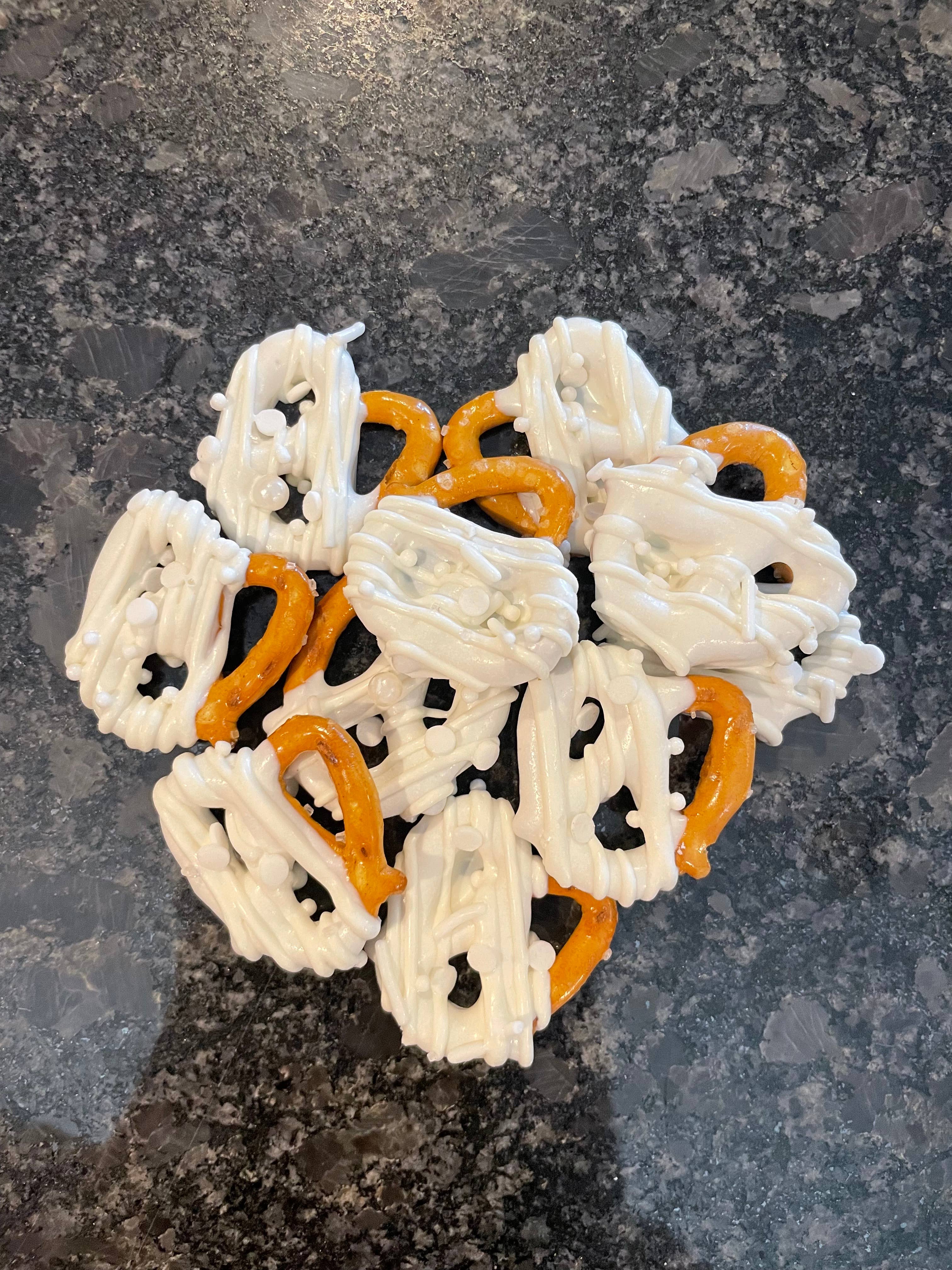 AvaCakes - Wholesale Chocolate Covered Sweets - White Chocolate Drizzled Pretzel/Resealable Bag/Sweet Salty1