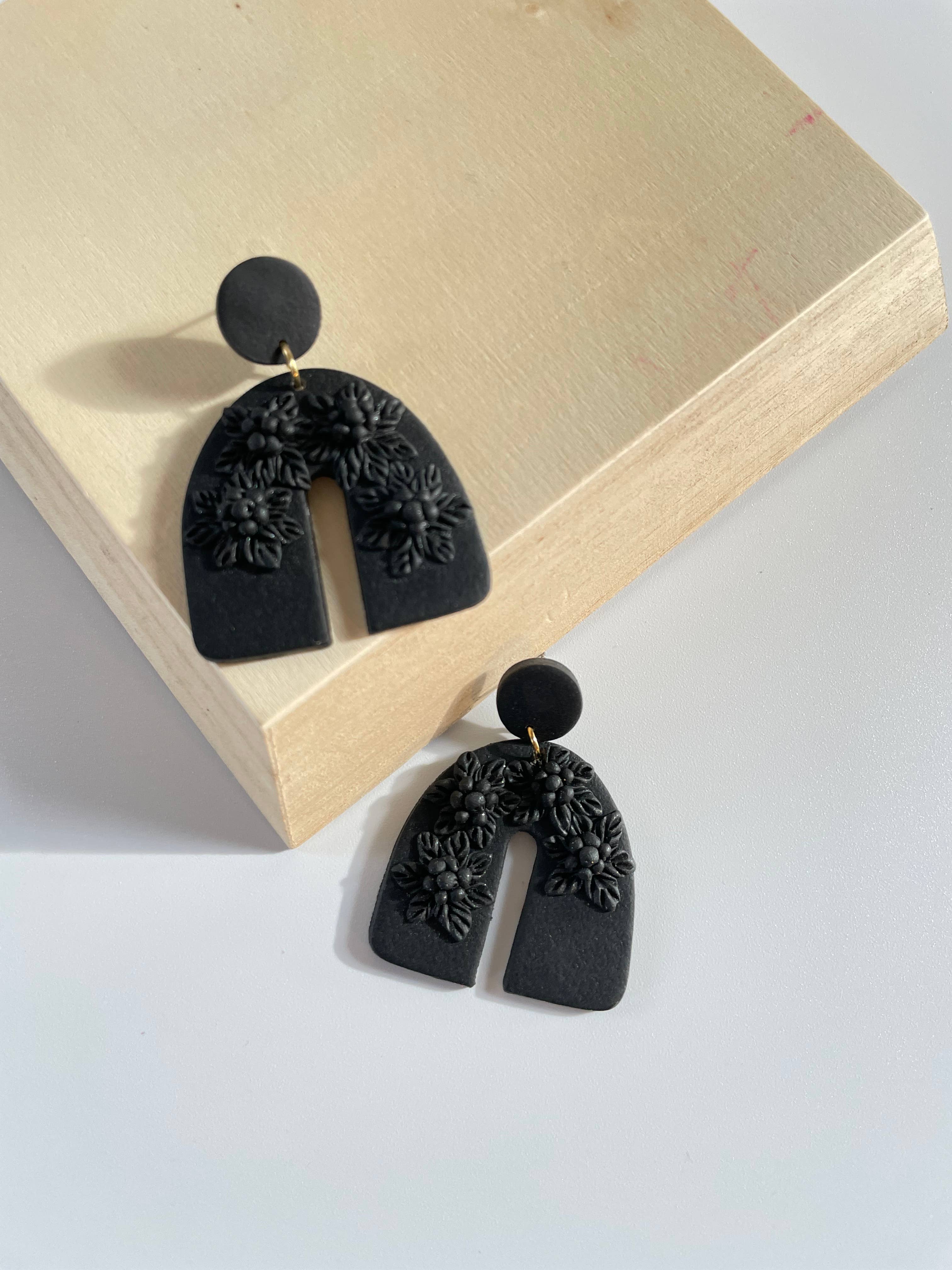 AnalyJewelry - Wholesale Dangle Earrings - Elegant Detail Floral Arch0