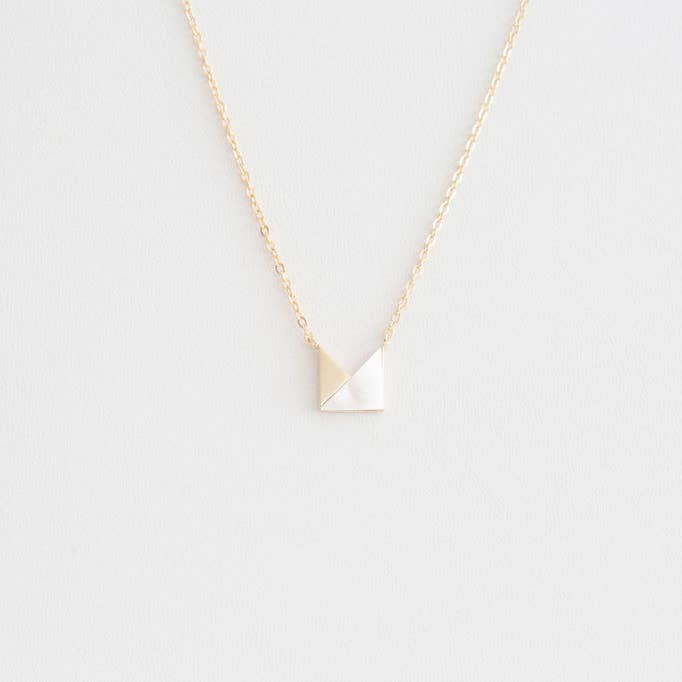 N7181- Colgante de Equilibrio Madreperla para venta al por mayor de Heidi Hull Designs