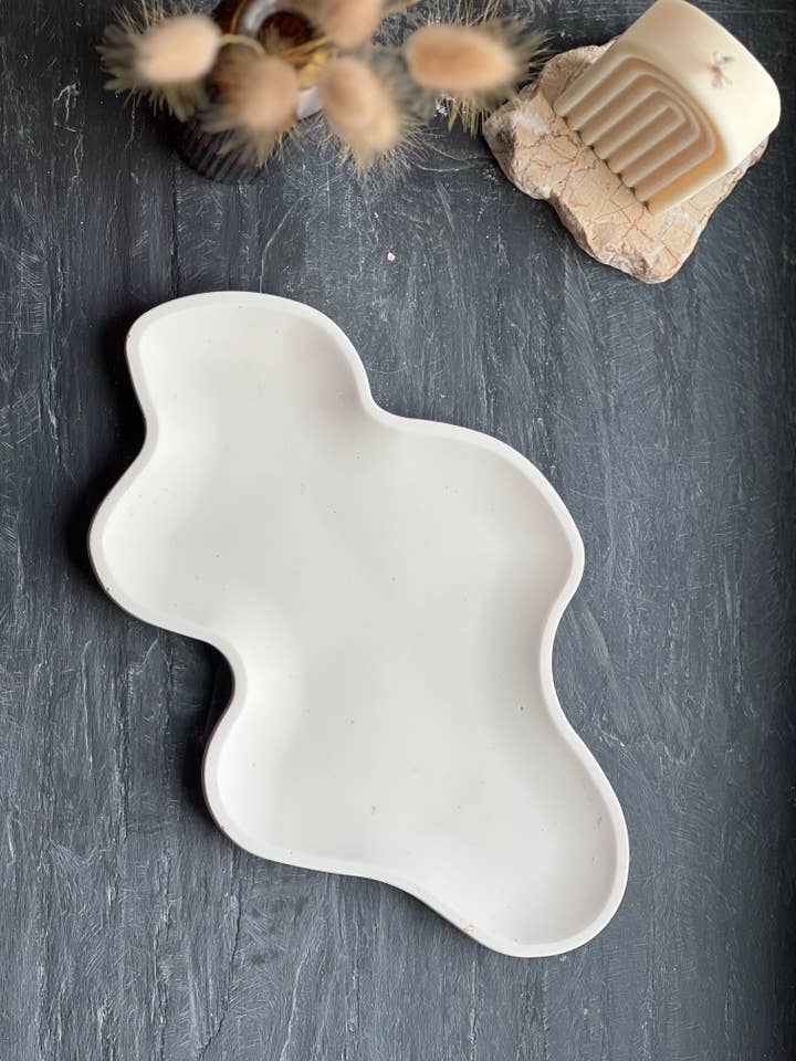 Plateau Nuage - Décoration en Jesmonite pour la vente par L'atelier d'à côté