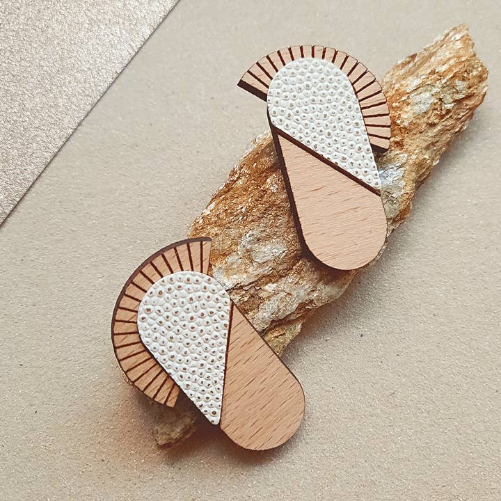 MAYA träörhängen i elfenbensfärg för wholesale av Ni une ni deux