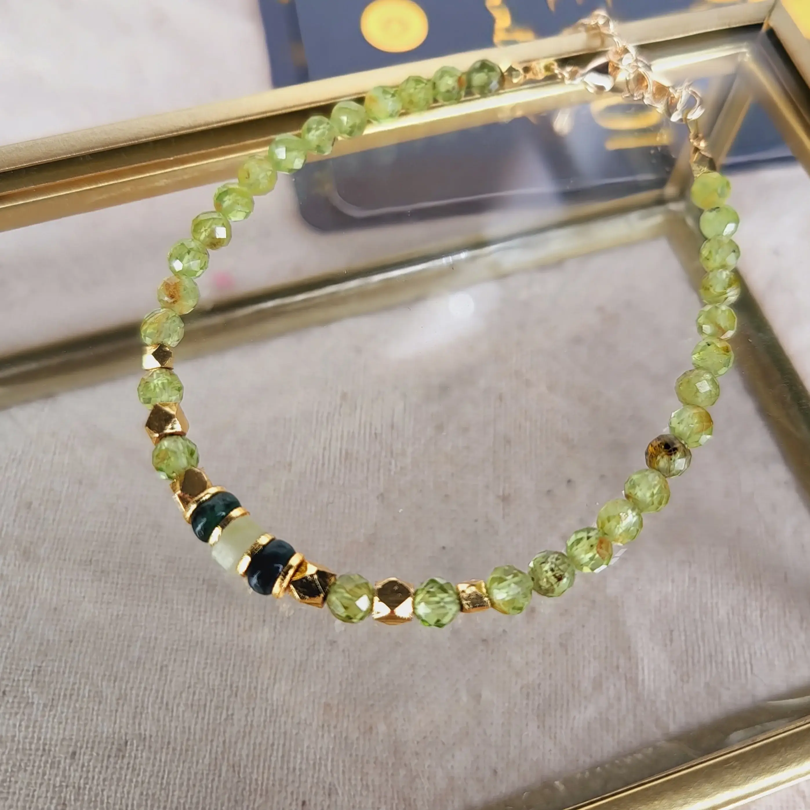 Lila in the Sky – wholesale Beaded bracelet – Green Peridot & Emerald Bracelet0