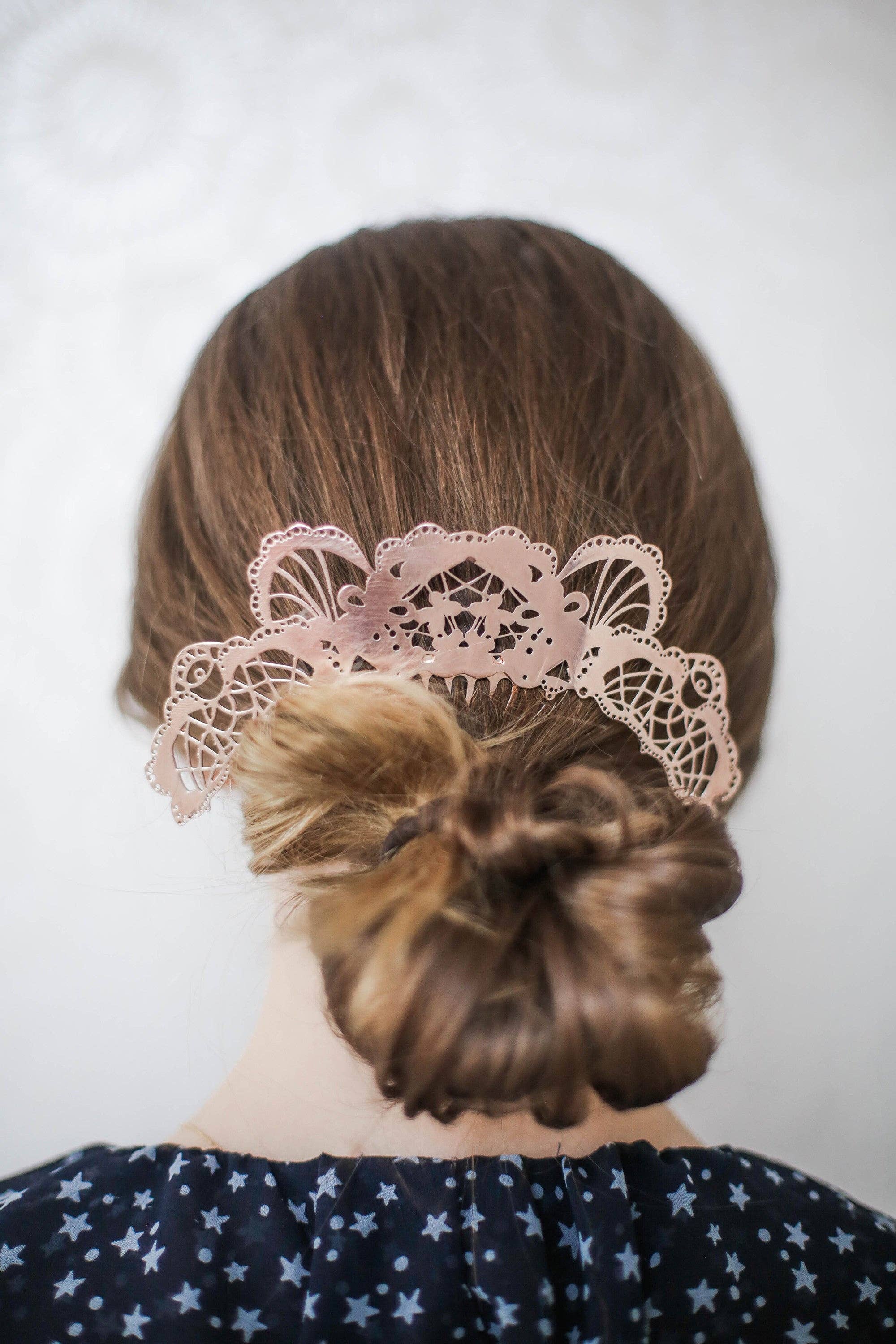 Ariana Ost - Wholesale Haarclip - Dames - Art Nouveau Haarspeld – Messing met Kristal- en Parelaccenten1