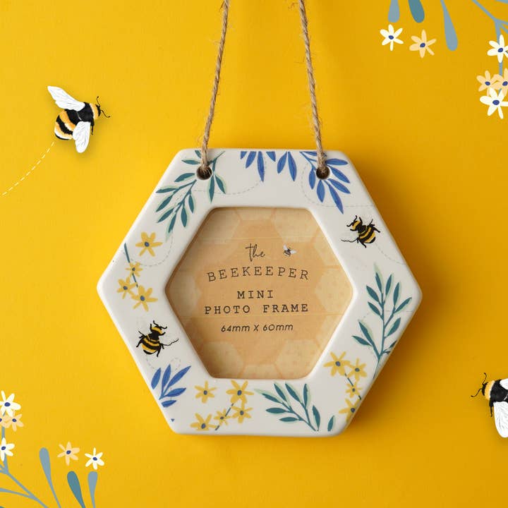 Mini cornice portafoto da appendere in ceramica The Beekeeper per la vendita all'ingrosso da parte di CGB Giftware