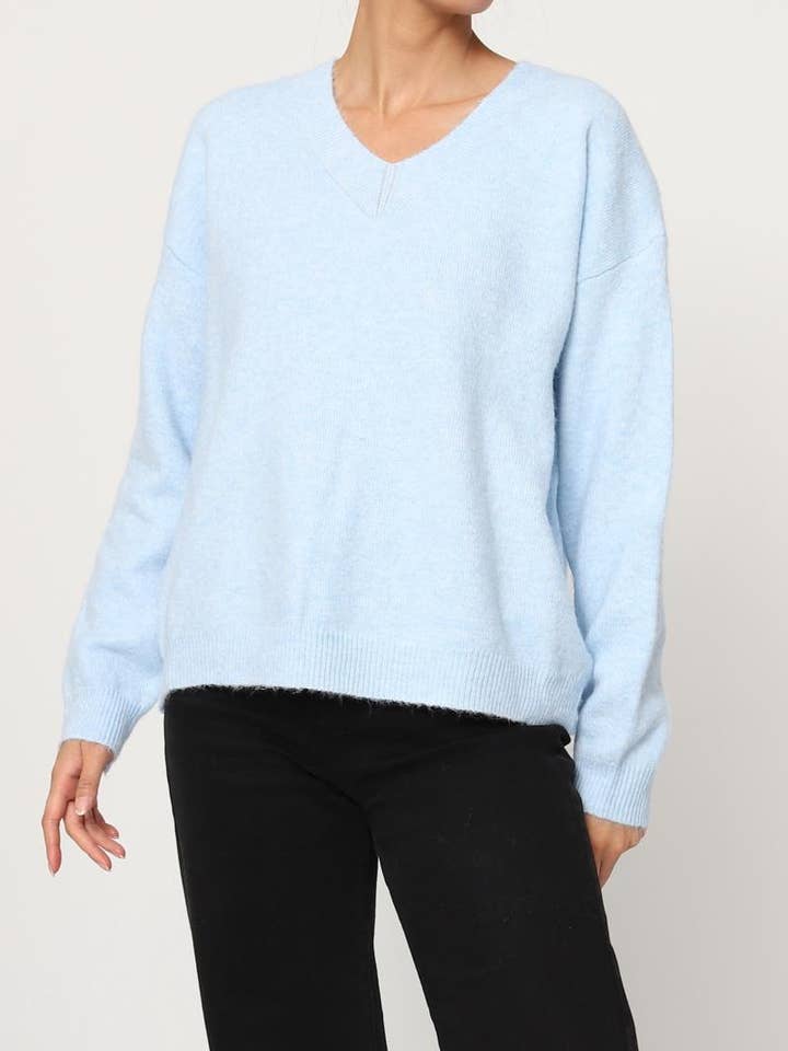 DIX-ONZE - Wholesale Knit Sweater - Women's - V-Neck Sweater – Soft Knit & Comfortable Fit8