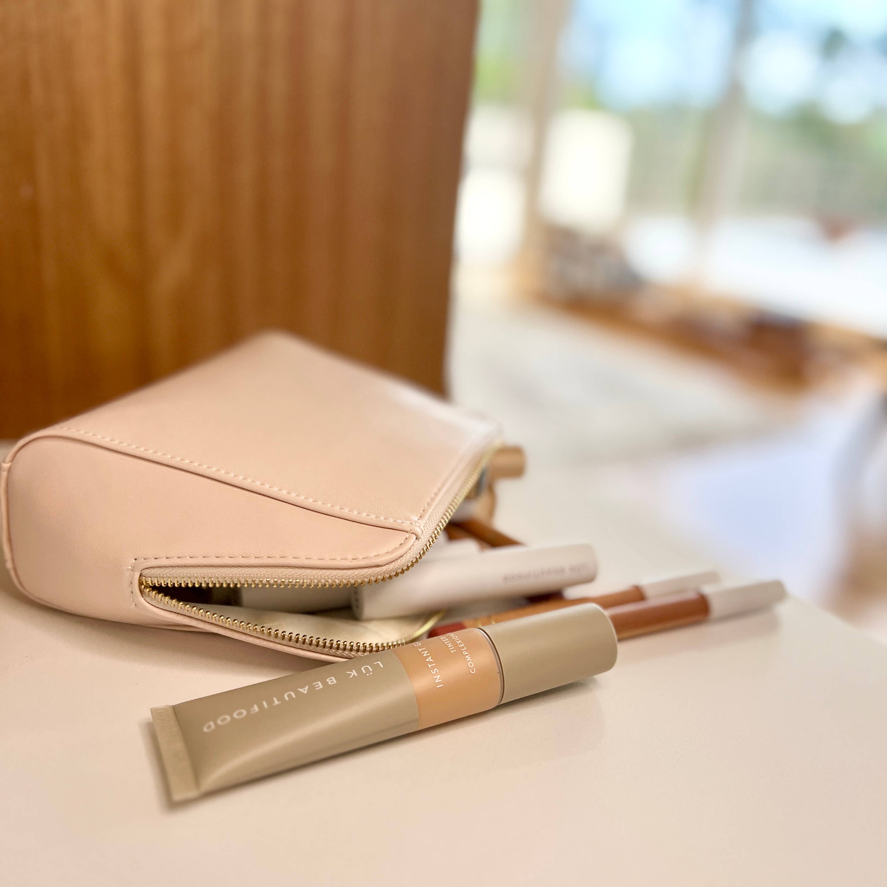 LÜK BEAUTIFOOD [🇦🇺 AUS + USA🇺🇸] - Vente Trousses de maquillage/cosmétique - Trousse de beauté LÜK Cosmetic (PU recyclé) Disponible uniquement aux États-Unis.0