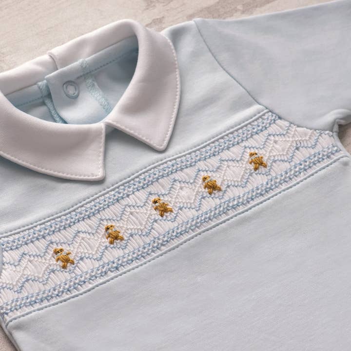 Bears in blue smocked baby footie per la vendita all'ingrosso da parte di Almudena Baby