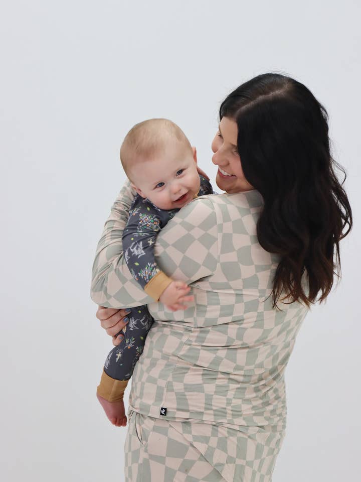 Handpicked and Chosen - Wholesale Sleepwear Set - Women's - Ivy Wavy Checkers Women's Pajama Set