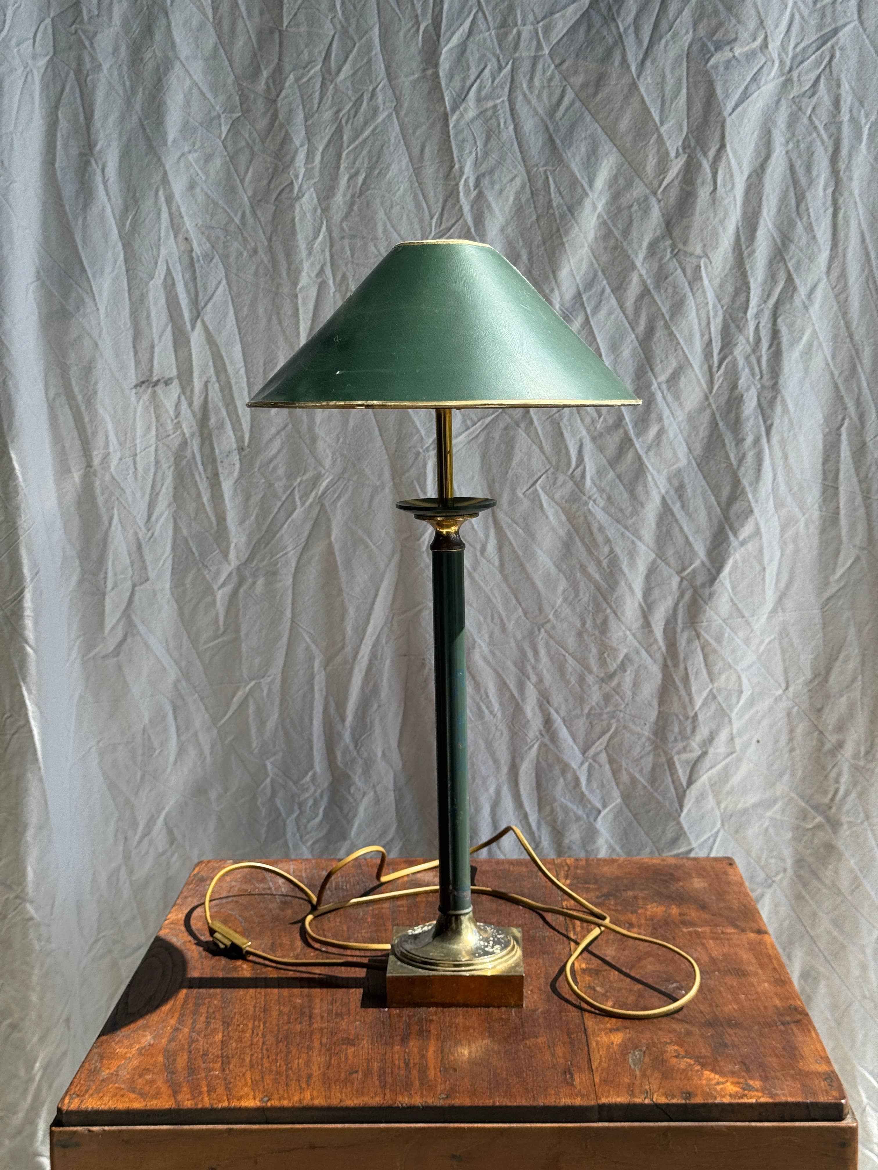 Office Objets - Wholesale Accent/Desk Lamp - Vintage green and gold table lamp H60 D3014