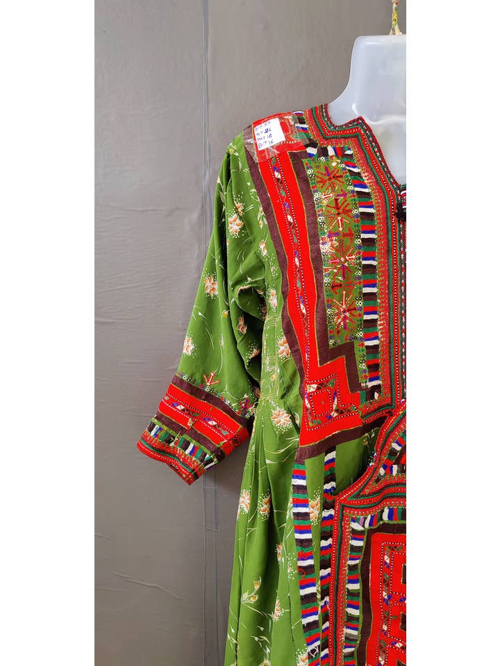 Bhawana Handicrafts - Wholesale Jurk - Dames - Geborduurde antieke zigeuner Bohemian Balochi Banjara-jurk