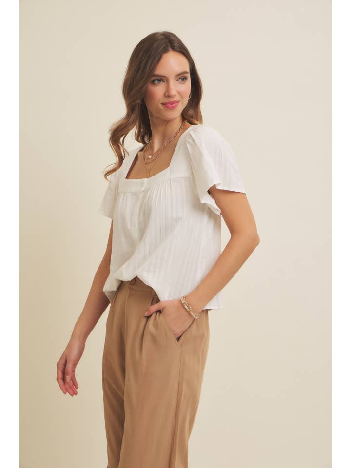 in february – Großhandel Bluse – Damen – BLUSE MIT STRUKTURIERTEM STOFF UND VIERKANT-AUSSCHNITT MIT KNOPFLEISTE10