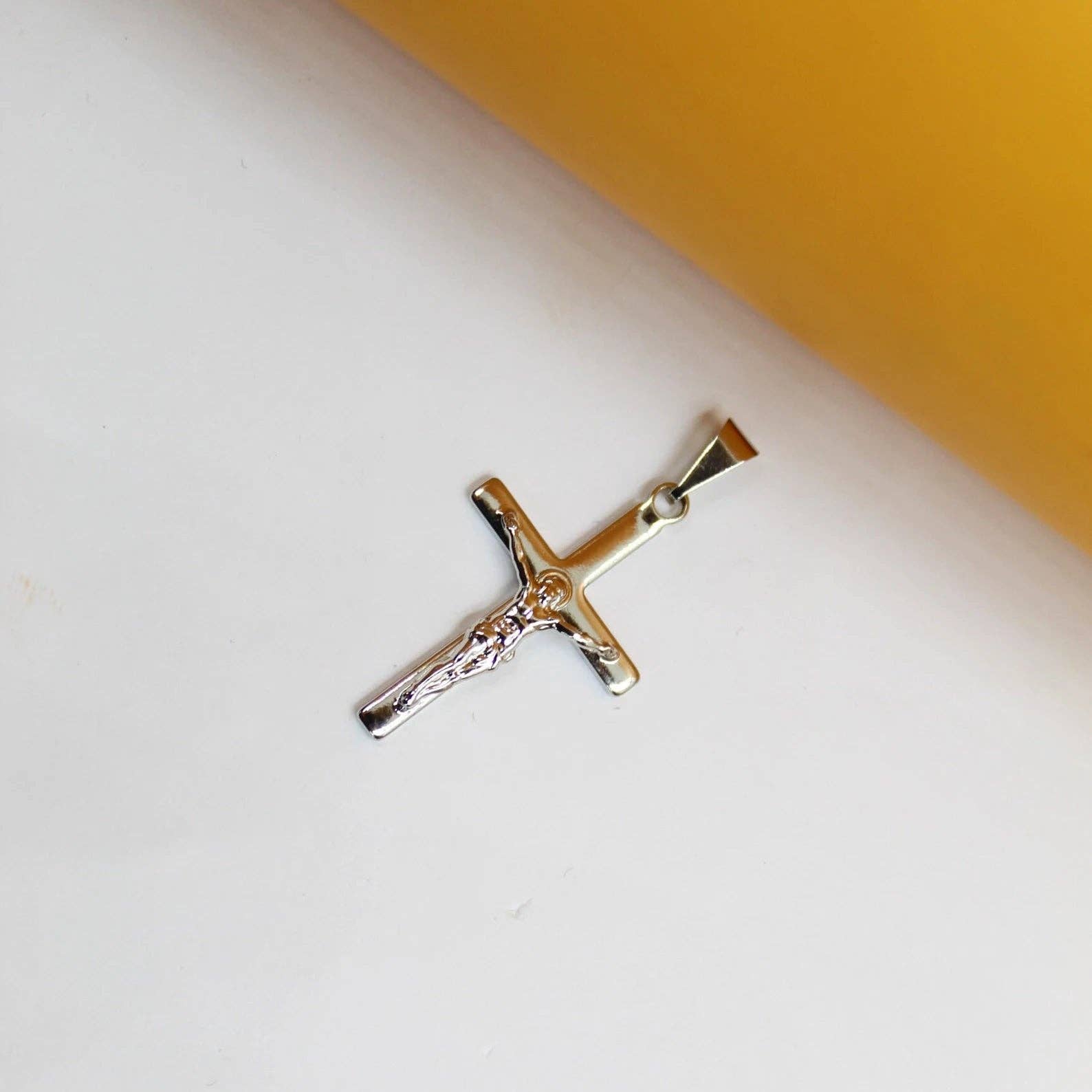 MIA Jewelry - Wholesale Individual charm/pendant - 18K Gold Filled Jesus Crucifix Pendant