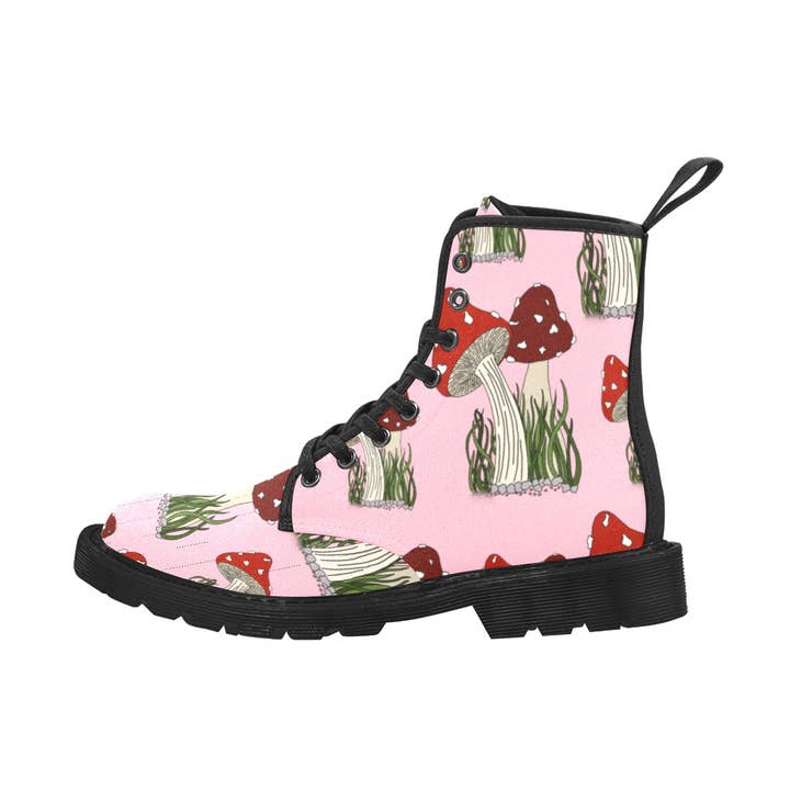 Kvinnors stövlar svamptryck, baby rosa för wholesale av ShawnnaRaeArt