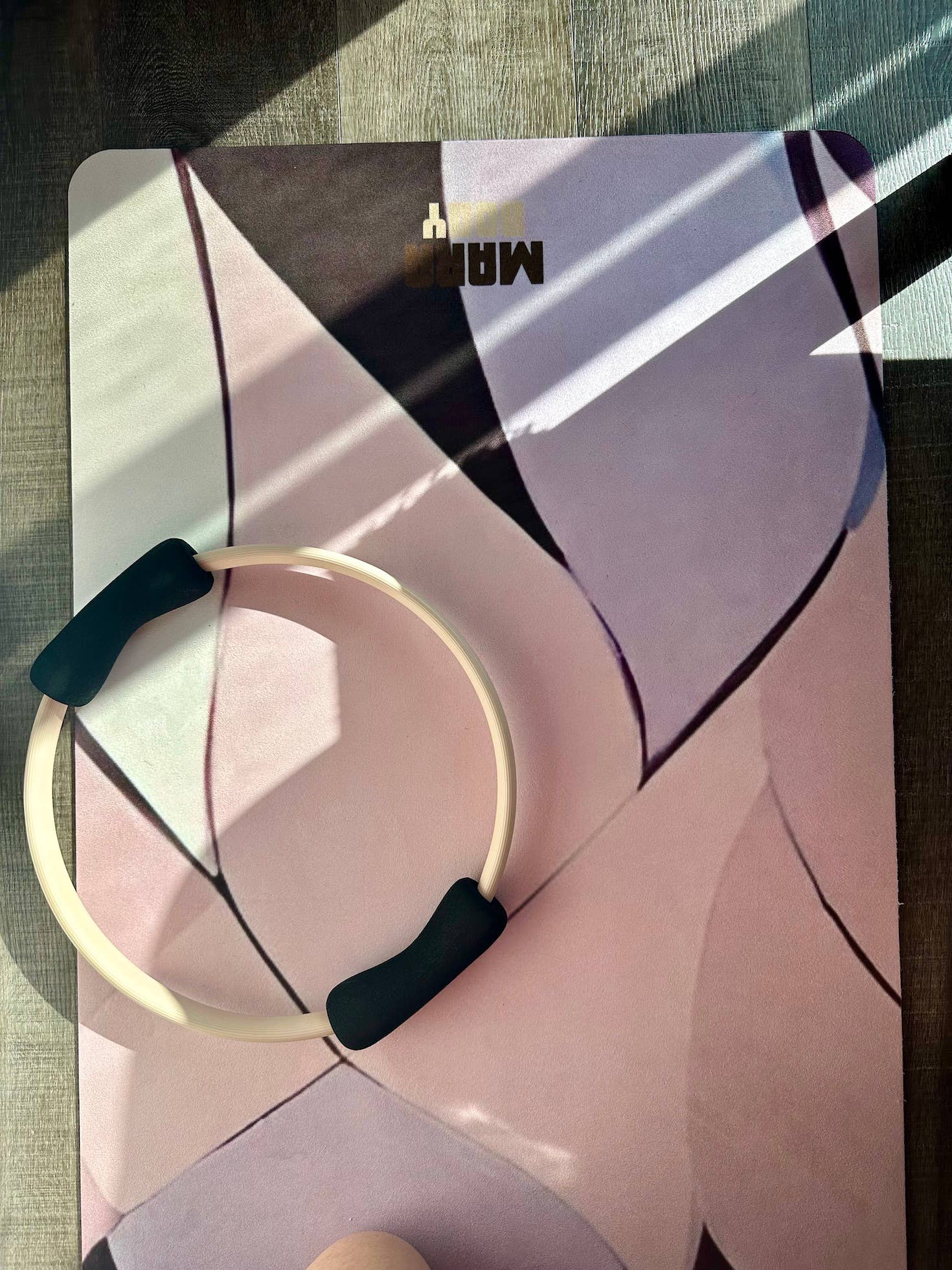 MARA BODY - Yoga Mats, Pilates Reformer Mats & Yoga Towels - Vendita all'ingrosso Tappetini da yoga - Tappetino Yoga in Pelle Scamosciata Vegana Eco-Friendly Antiscivolo con Stampa Astratta11