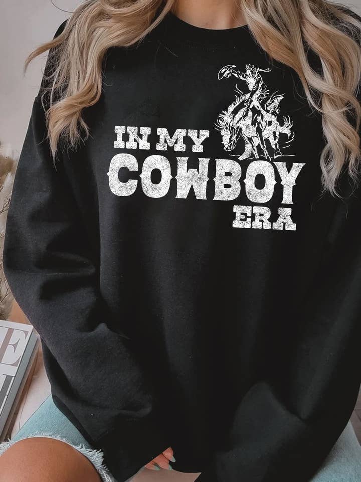 IN MEINER COWBOY-ÄRA GRAFISCHE, GEBÜRSTETE SWEATSHIRTS für den Großhandel von Rustee Clothing