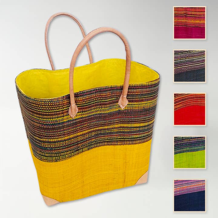 Rabane "Tsivory" handmade beach bag with pouch, per unit for wholesale by Le comptoir de la plage