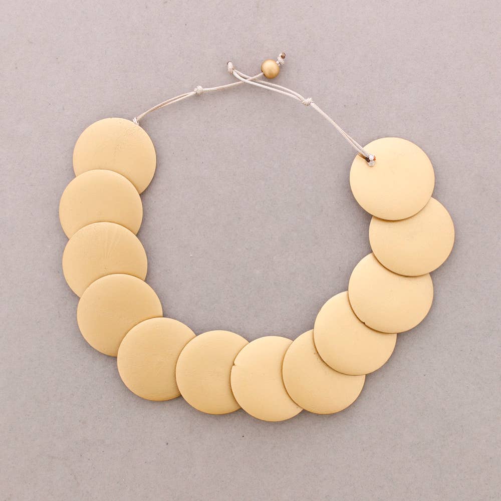 Sonata – Colar com missangas/pérolas por atacado – Gargantilha Contas Medalhas Madeira0