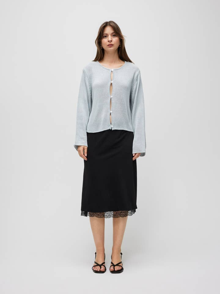 Le cardigan Morgan | Cardigan à manches longues à boutonnières ouvertes pour la vente par All Row