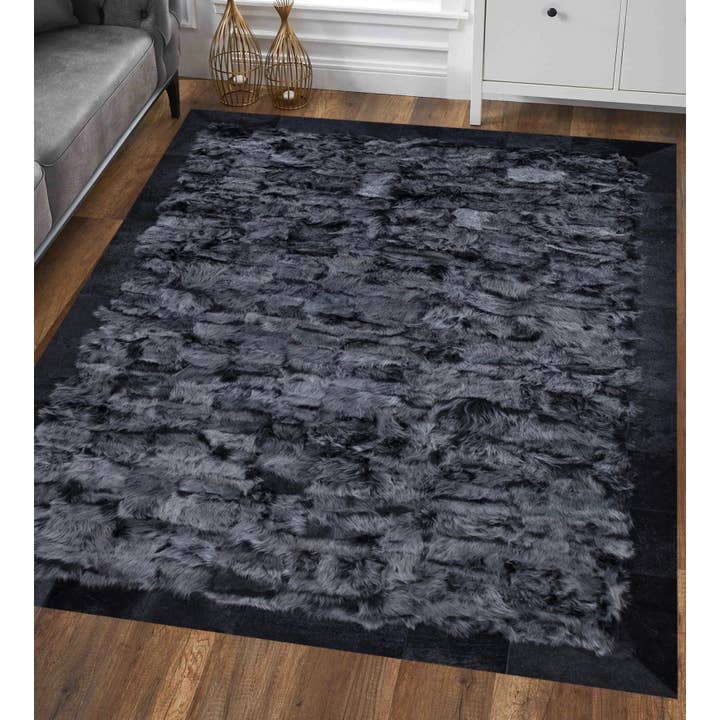 Moderner, handgewebter Fellbodenteppich aus grauem schwarzem Lammfell für den Großhandel von Rosoc Rug
