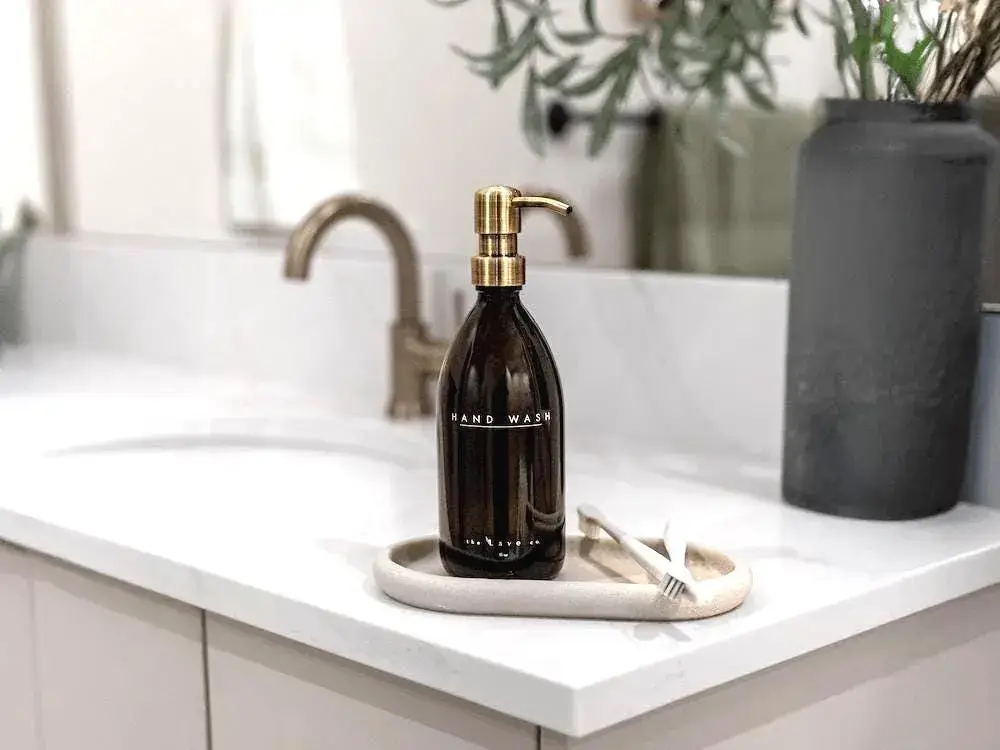 the Lave co - Wholesale Soap Dispenser - 16 oz Amber Glass "Hand Wash" Dispenser w/ Gold Pump3