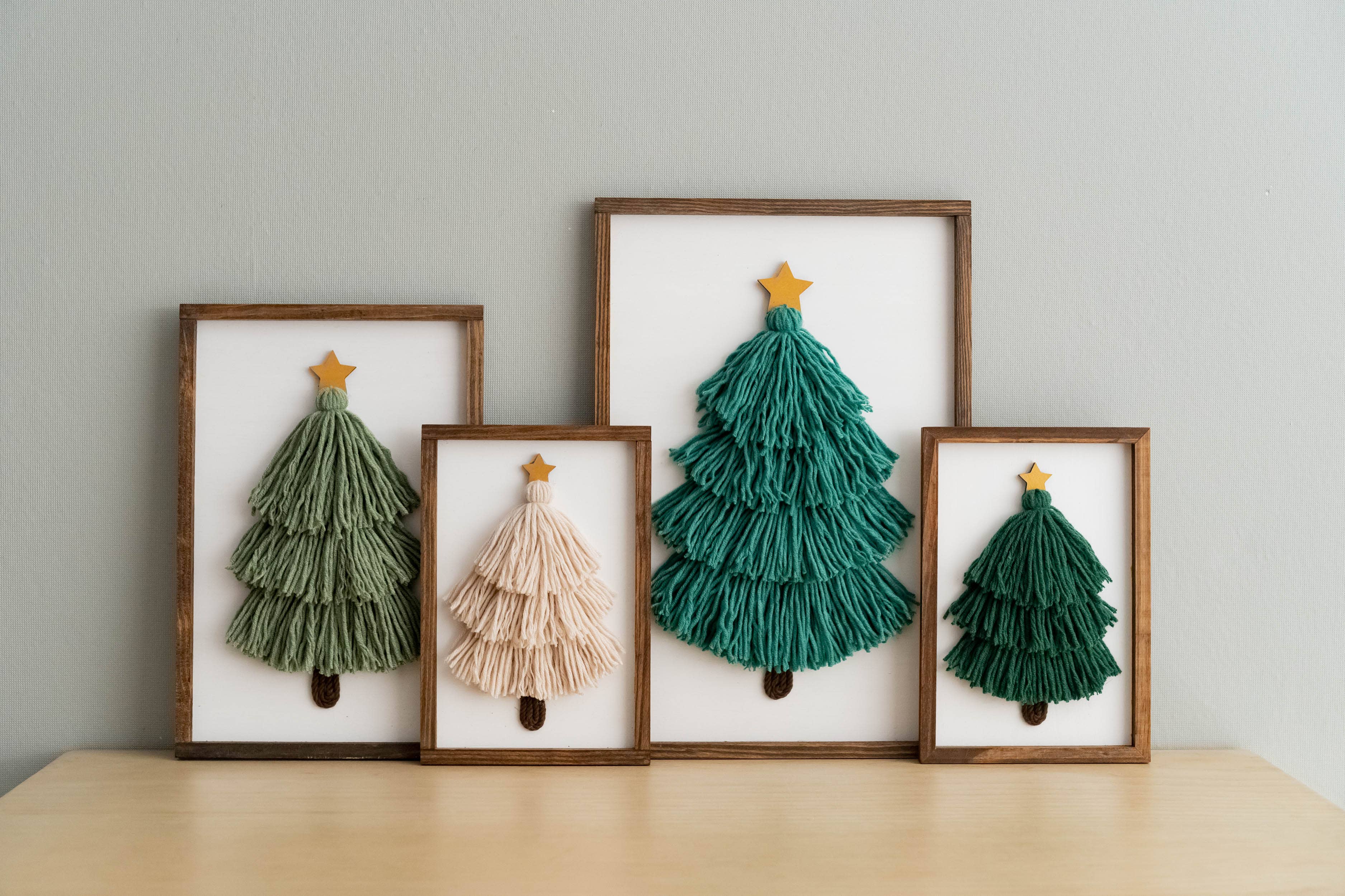 BeanDaikon - Wholesale Christmas Decoration - Framed Tassel Macrame Christmas Tree V236