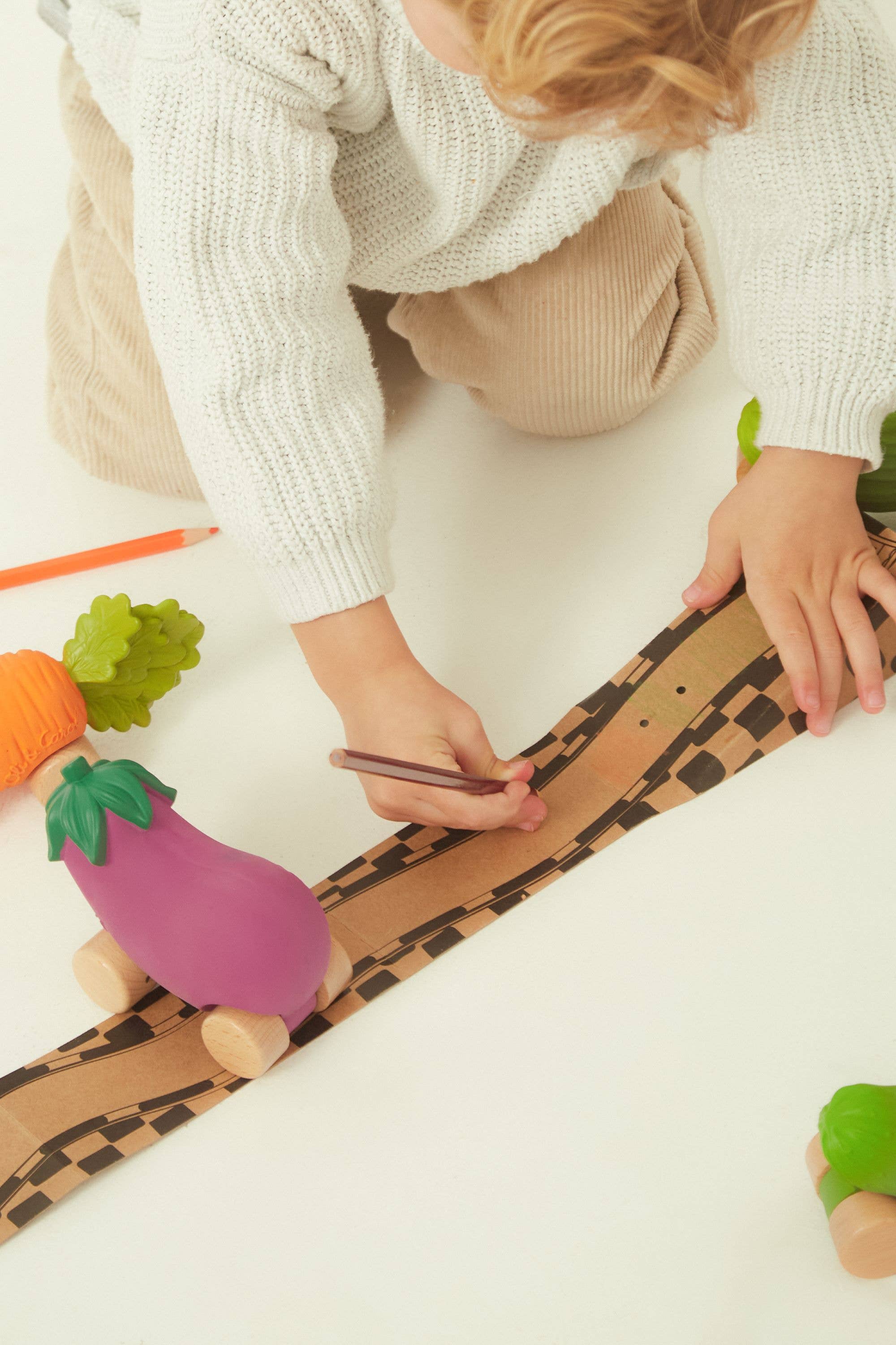 Oli & Carol - Vente Voiture/camion miniature – enfant - La voiture Cathy la carotte6