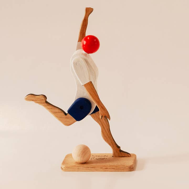 Mobjo - Wholesale Decorative Figurine - Wooden footballer figure1