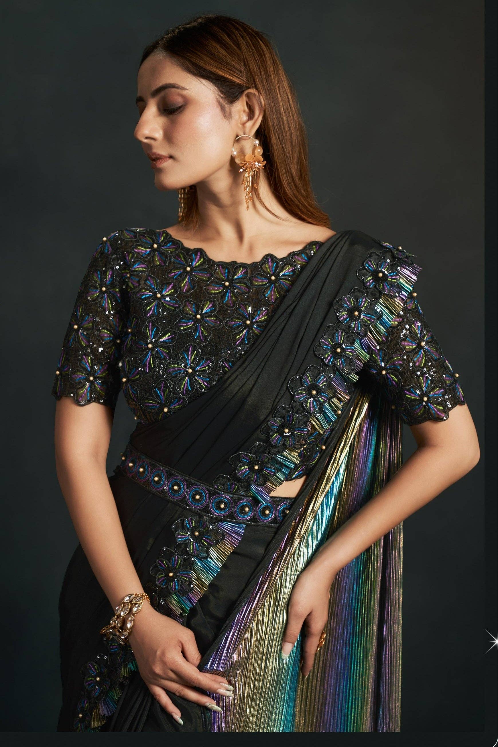 HATKE BRIDE - Vente Chemisier – femme - Saree de fête en soie Georgette crêpe noire avec blouse cousue pour mariage indien et pakistanais - Travail de broderie à sequins, travail de broderie au fil, travail de pierres.1