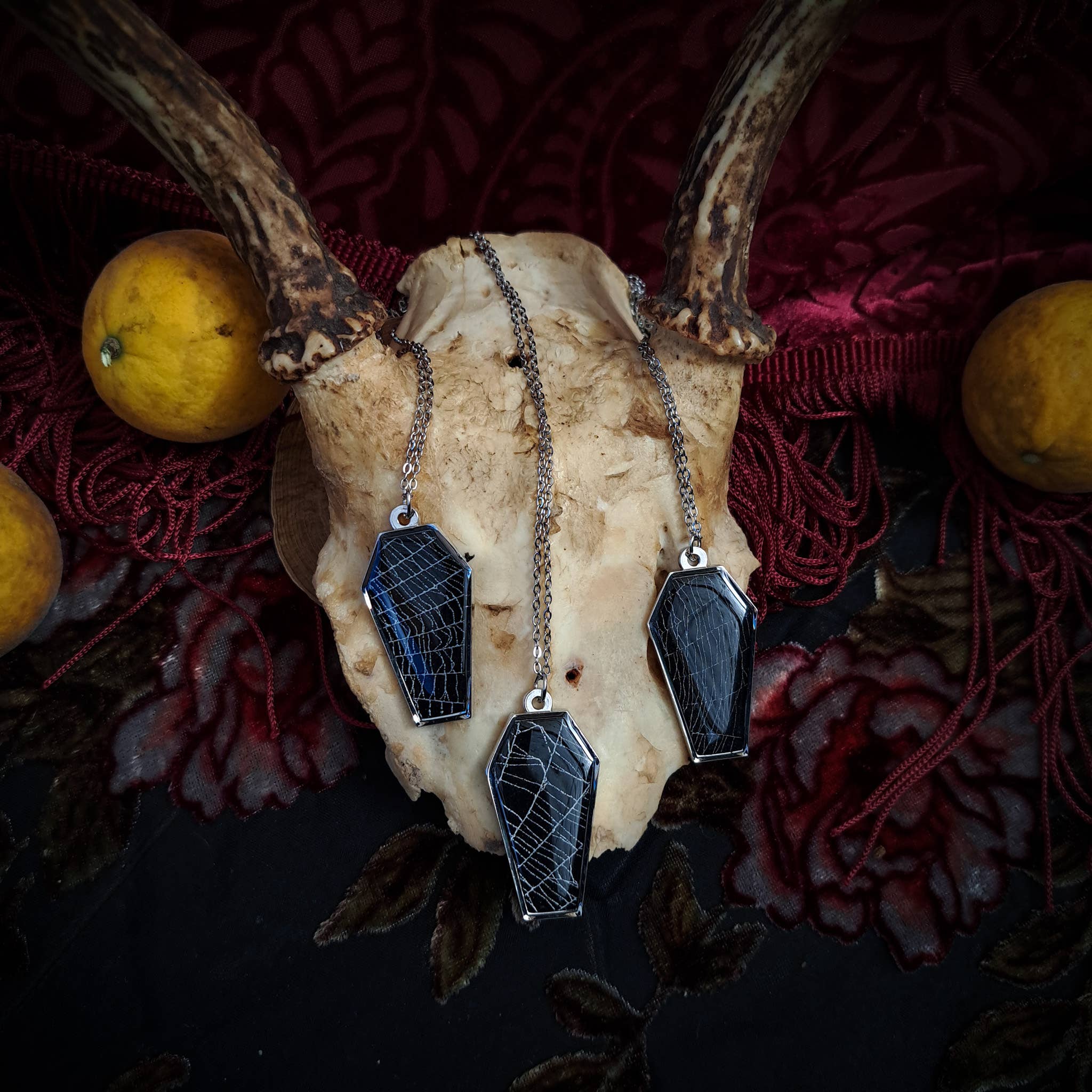 Hell Kitten RVA - Vente Colliers à pendentif - Cercueils en véritable toile d'araignée en argent (collier)4