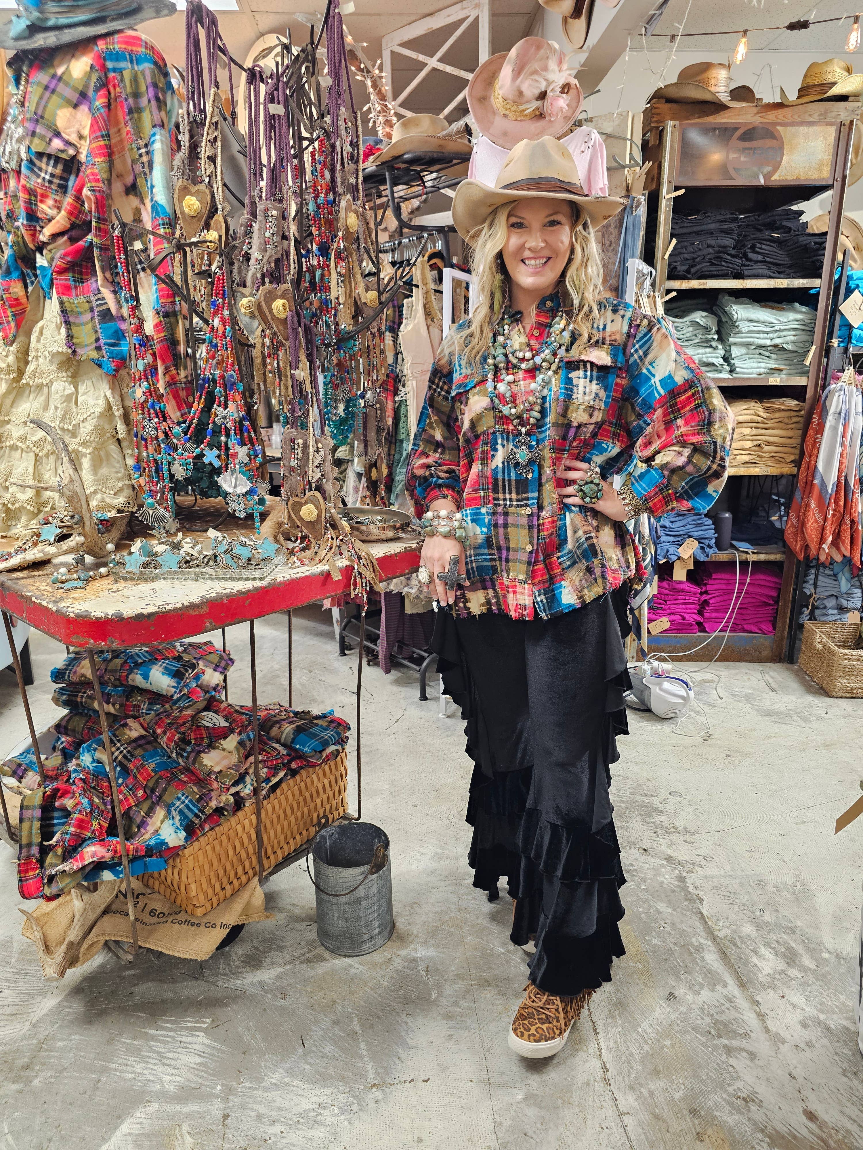 A Rare Bird Shop - Vente Pantalon – femme - Leggings noirs à volants en velours2