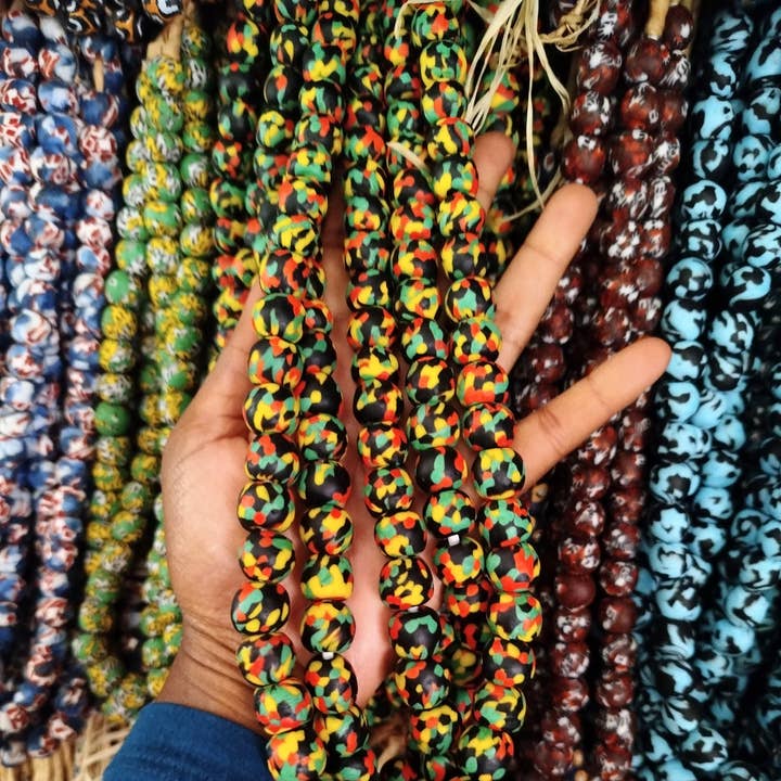 African Craft Collection – Großhandel Perlen – Glasperlen für Schmuckherstellung – Krobo Rundperlen8