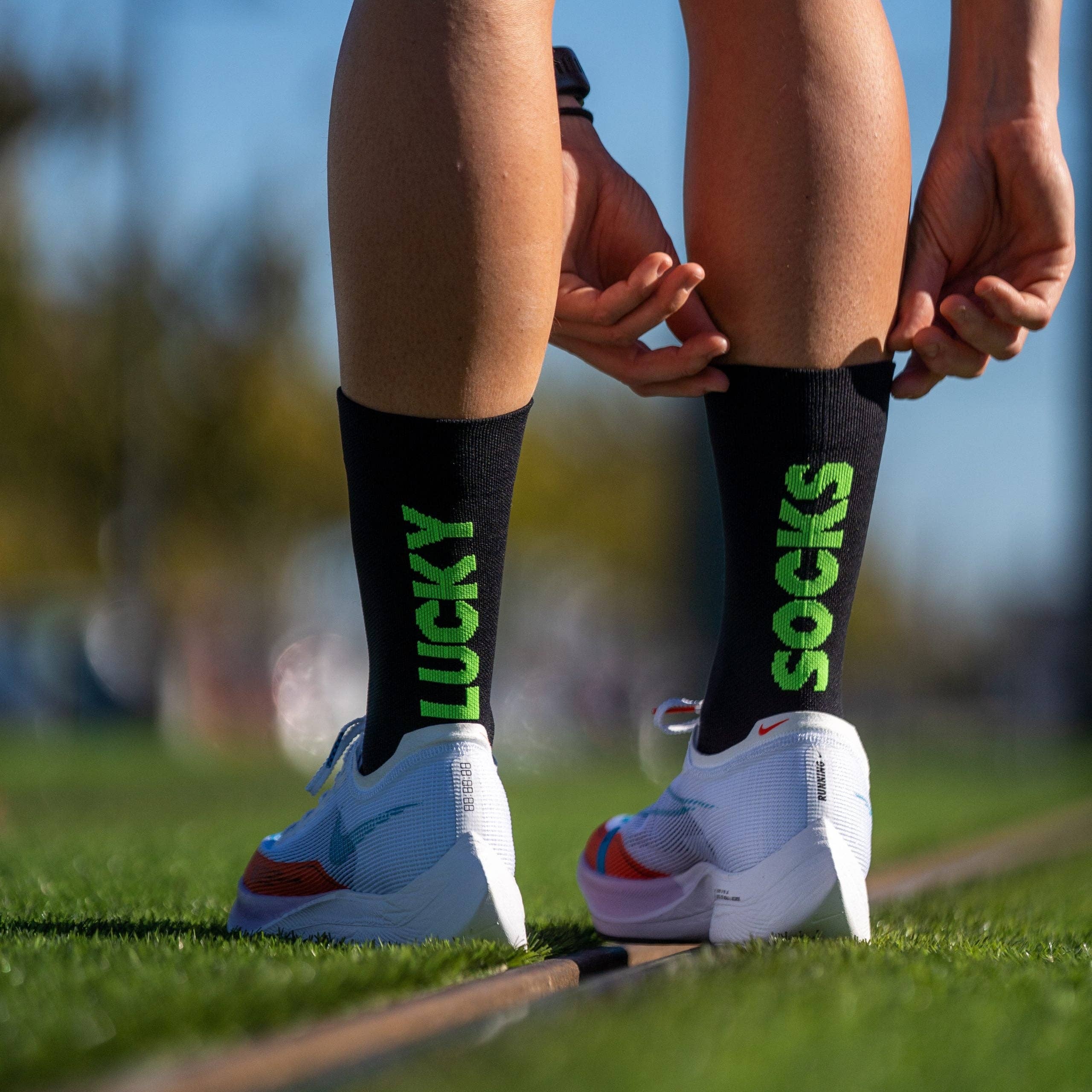 SPORCKS – Großhandel Socken - Unisex – LUCKY BLACK Laufsocken mit zusätzlicher Unterstützung an Knöchel und Mittelfuß4