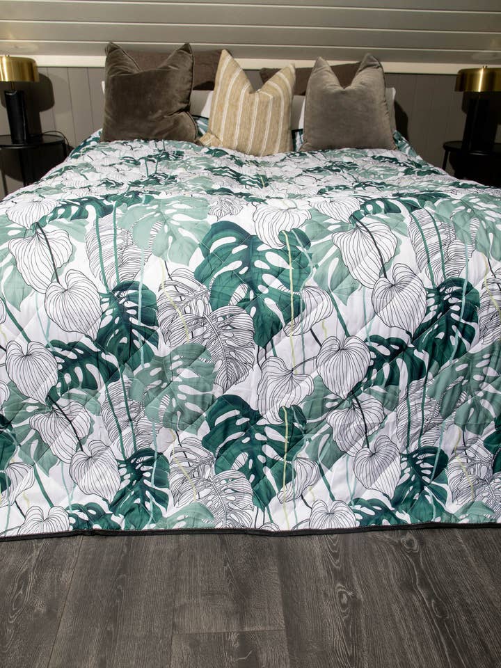 Funda de cama acolchada de Velucci Home - Monstera para venta al por mayor de AVAGANTE Design