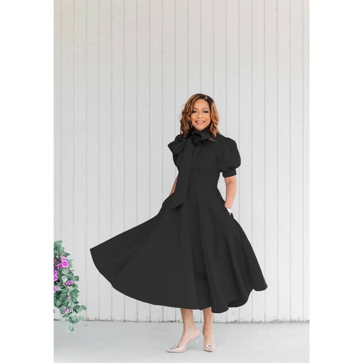 Le classique à manches courtes noir pour la vente par Detroit Coiture