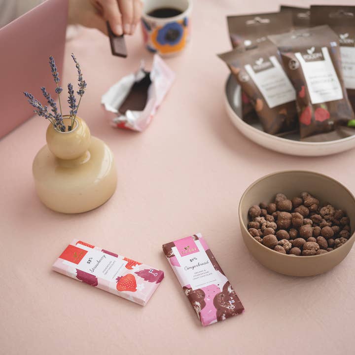 Foodin - Wholesale Chocolate - Raw Chocolate Wild Blueberry 54%, 40 g1