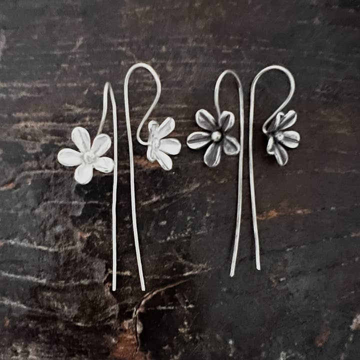 E31 - Small long stem flower earrings for wholesale by Anantara