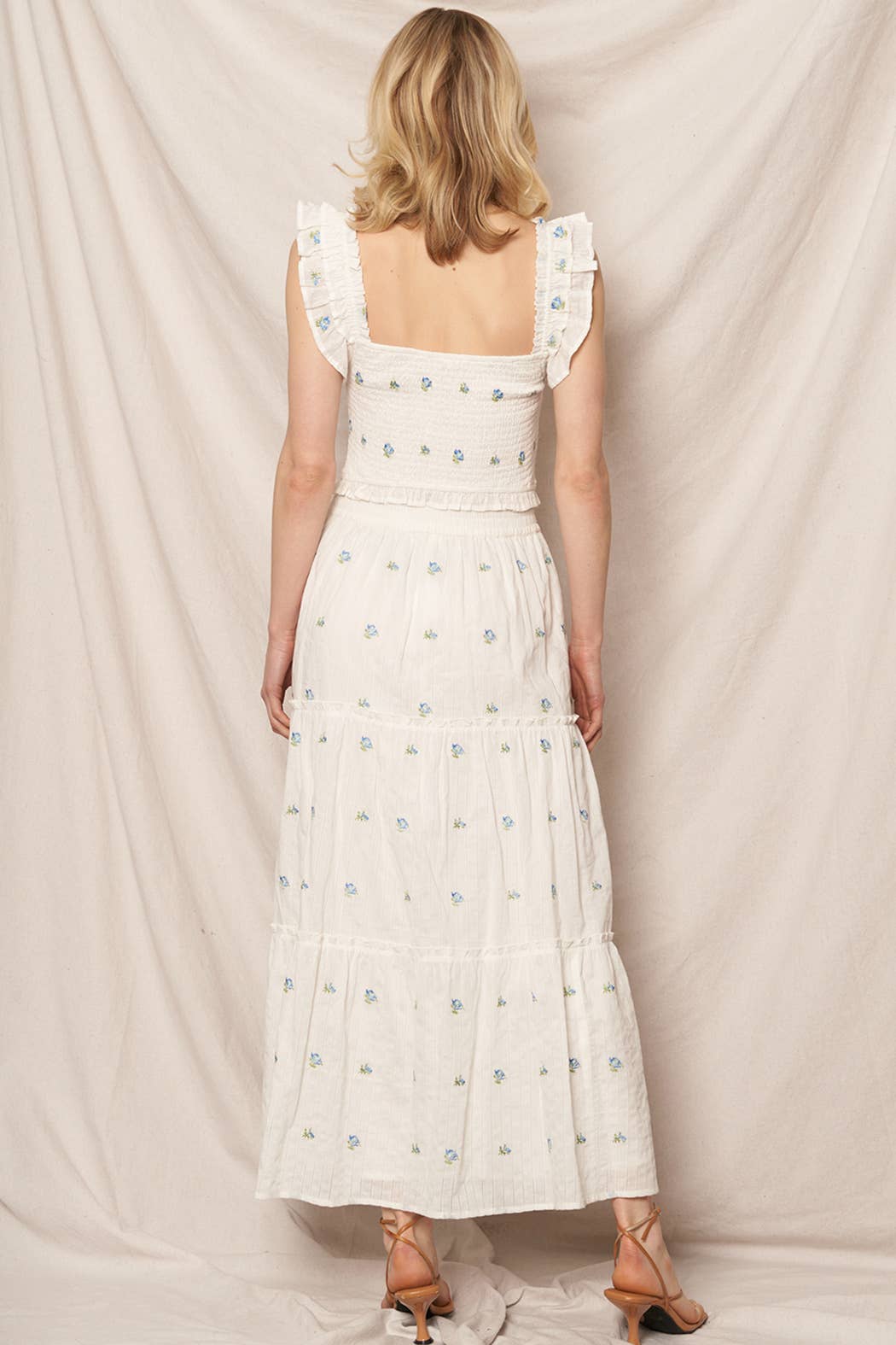 Blanc Bleu Jupe longue à volants à motif floral en vente sur Faire5