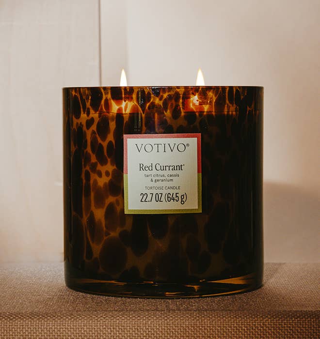 Votivo - Wholesale Jar/Filled Candle - Red Currant Tortoise Candle - Elegant Tortoiseshell Candle2