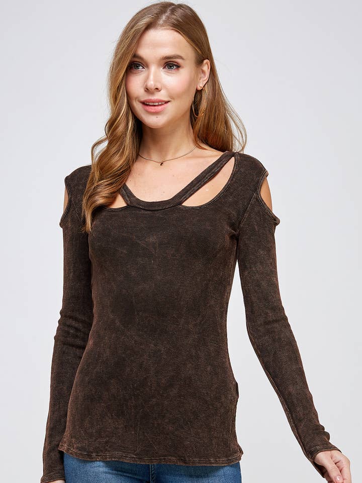 Rusty Mineral Washed V Neck Sweater - Rusty Brown för wholesale av Urban X Apparel