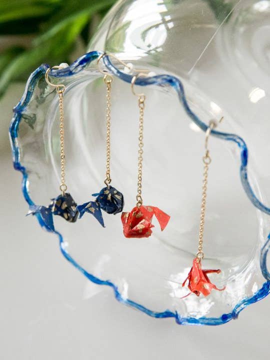 Orecchini Origami Kingyo svolazzanti per la vendita all'ingrosso da parte di Ametsuchi by Amina Collection