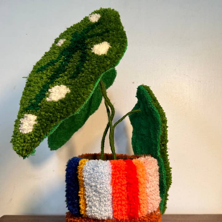 Good to Know You - Wholesale Artificial Plant - rug tufted plant sculpture polka dot begonia3