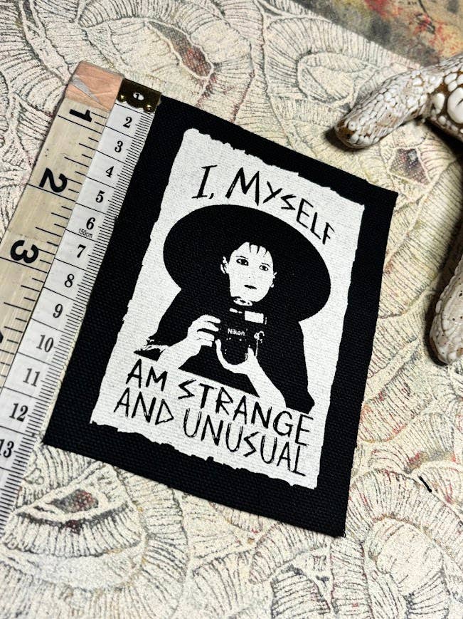 Three Raccoons – wholesale Patch – Lydia Deetz, I myself am strange and unusual patch.3