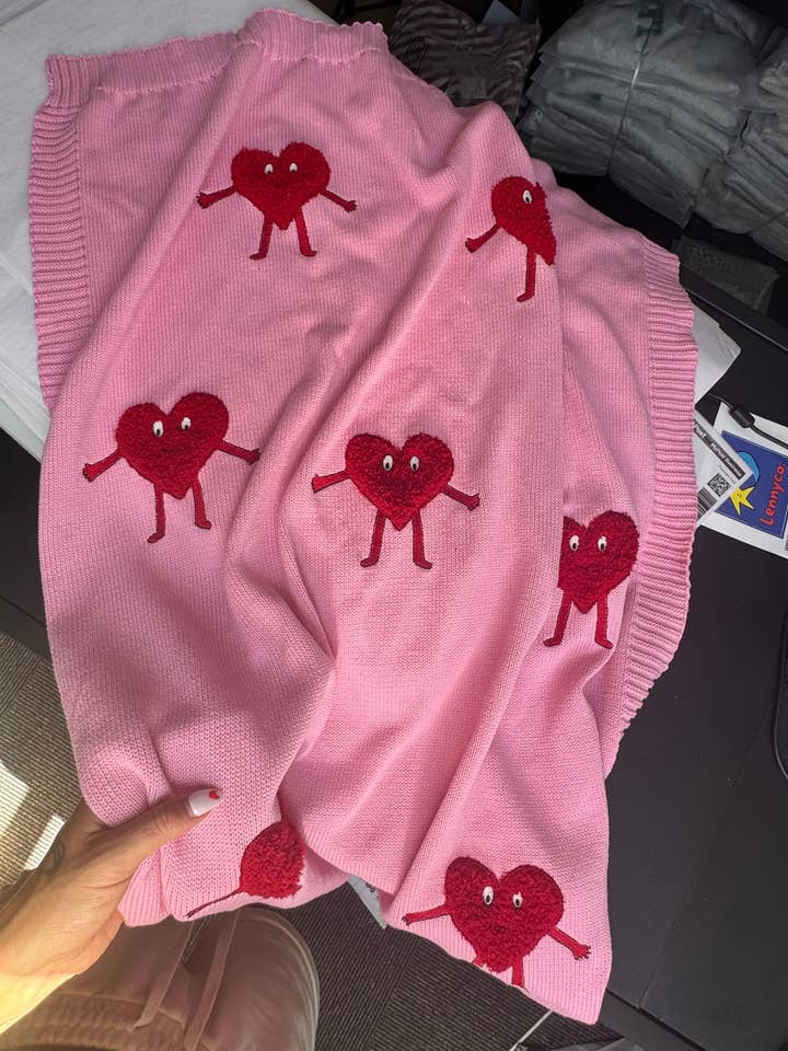 Heartman Blanket - PREORDER for wholesale by Lennyco