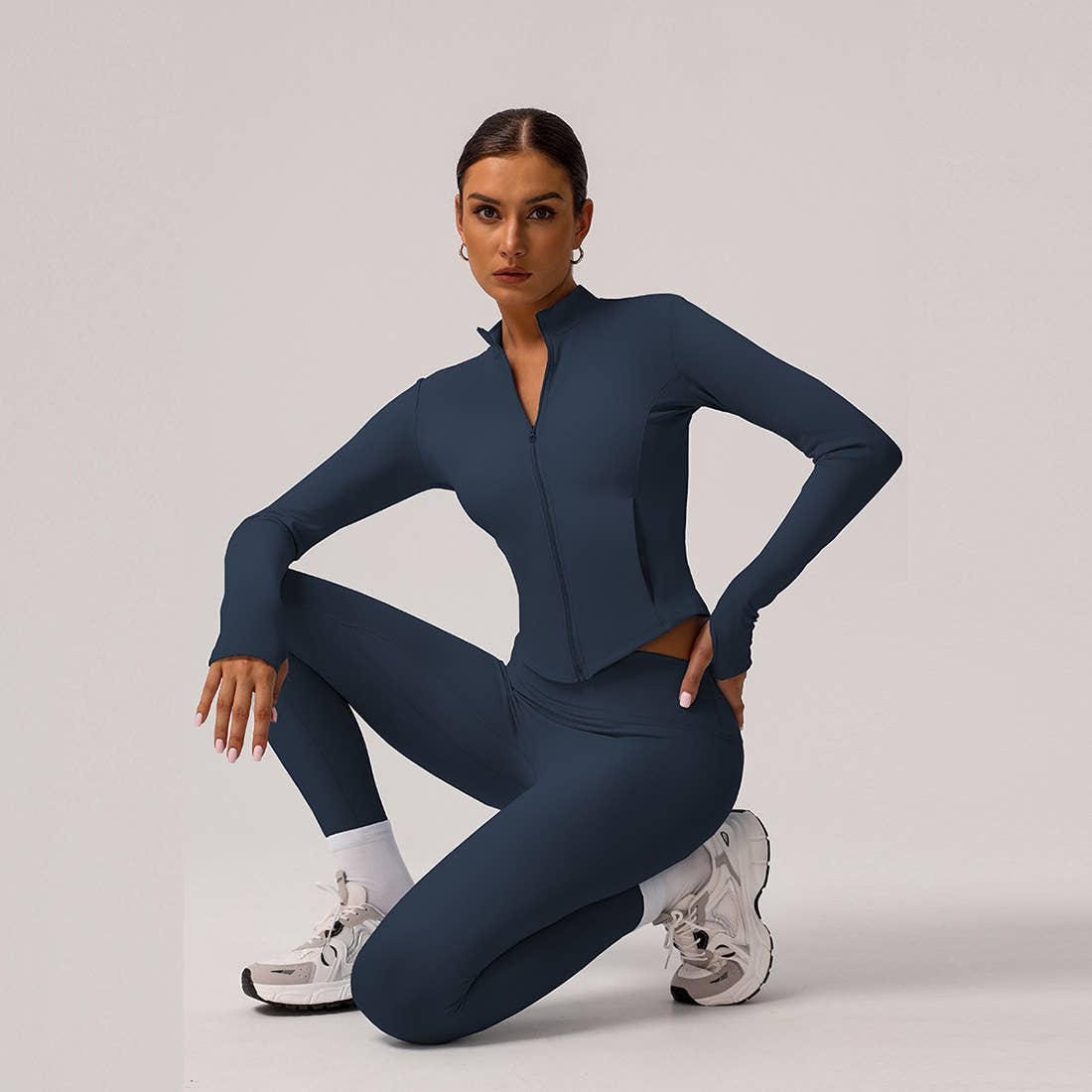 Sodalemon - Vendita all'ingrosso Completo sportivo - Donna - Completo sportivo 2 pezzi: giacca leggera in pile e leggings modellanti9