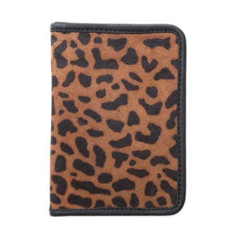 Casey Passport pour la vente par Saudara the Label