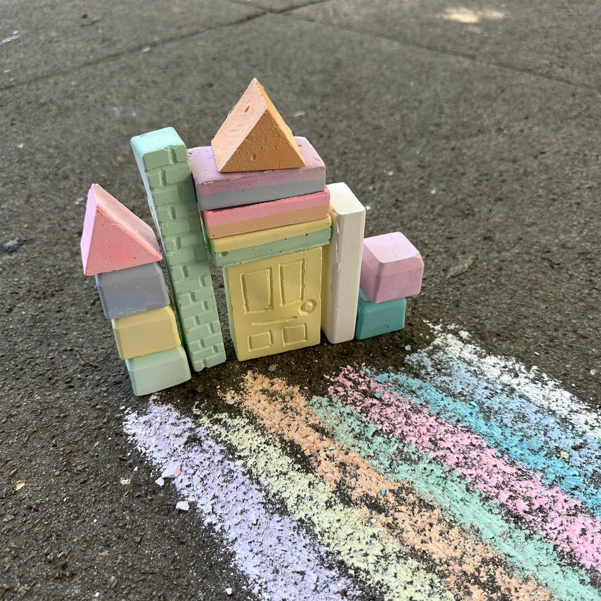 TWEE made for little hands - Wholesale Chalk - CARRIE'S CASTLE | TWEE HANDMADE SIDEWALK CHALK2