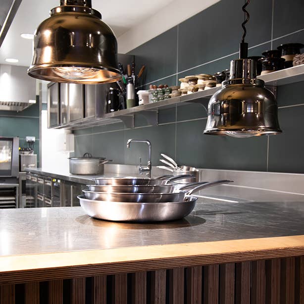 Menastyl – wholesale Panna – 24 cm stekpanna i trippellager av rostfritt stål4