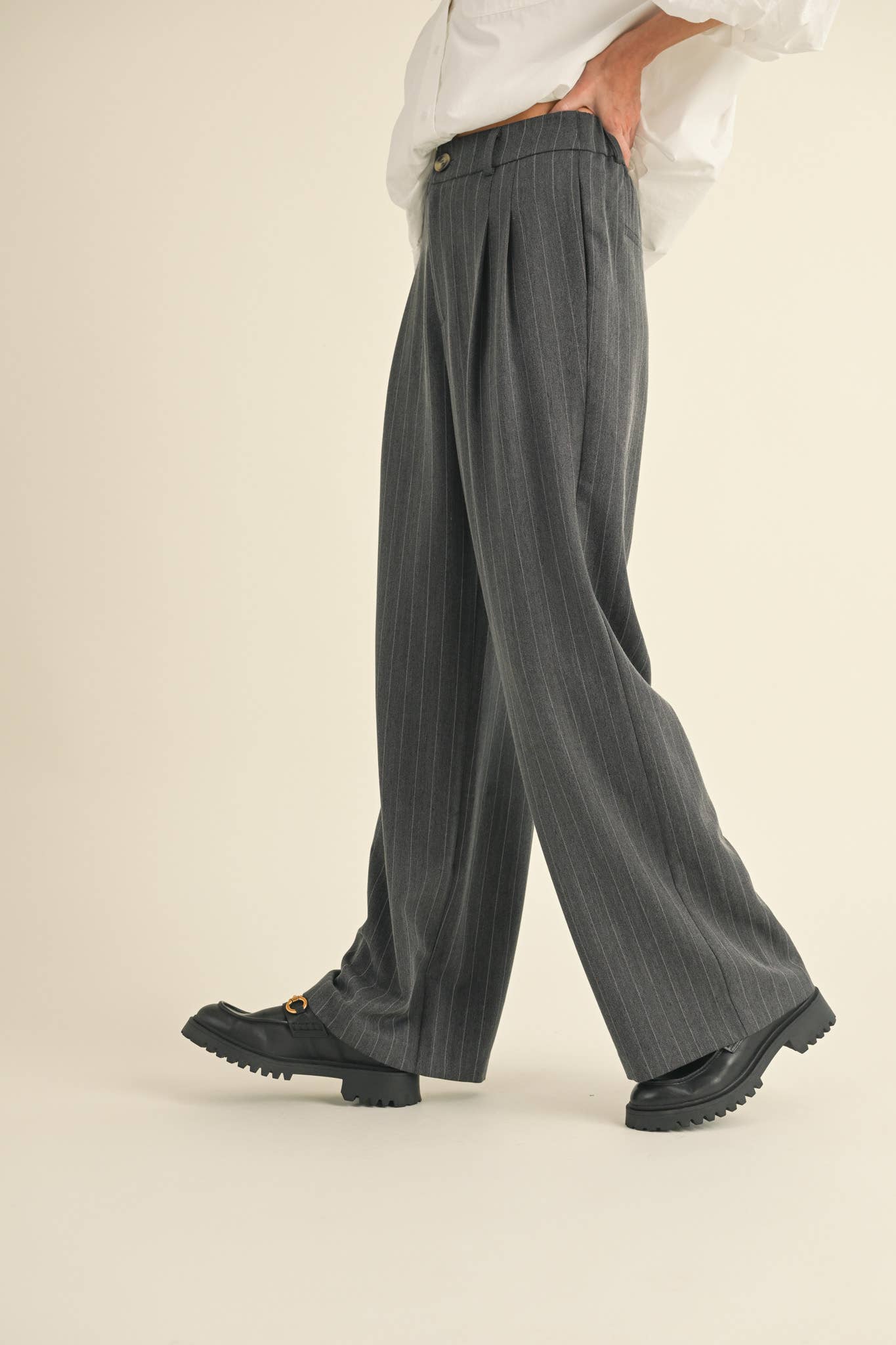 &MERCI - Wholesale Pants - Women's - WIDE LEG PINSTRIPE TROUSERS MP341114