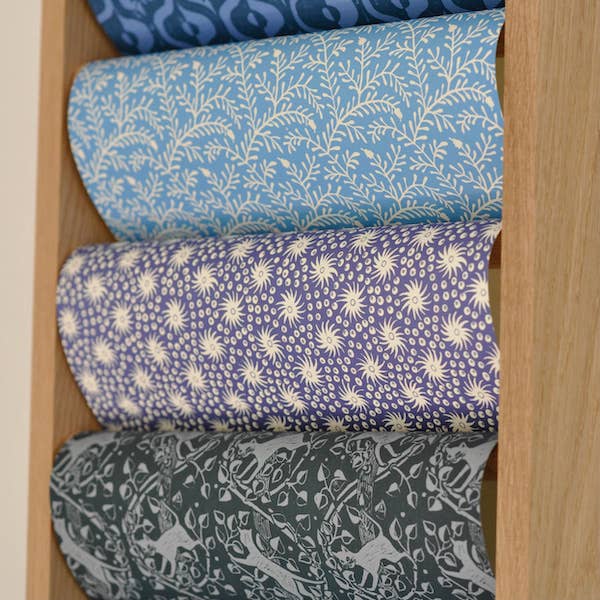 Cambridge Imprint - Wholesale Retailer Display - Paper & Novelty - Nine-rung Oak Display Ladder - for Small Papers1