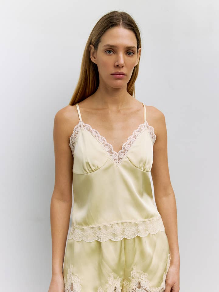 Sera Toppen | Satin Blonde Tanktop for engroshandel hos MOD REF